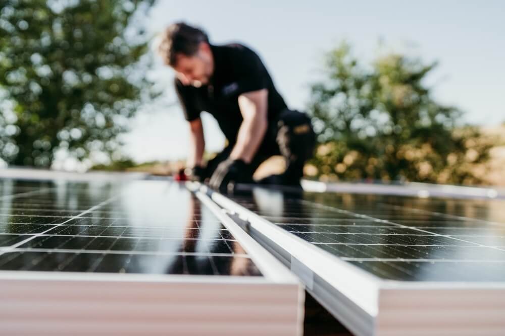 Hoe u geld bespaart door een investering in zonnepanelen